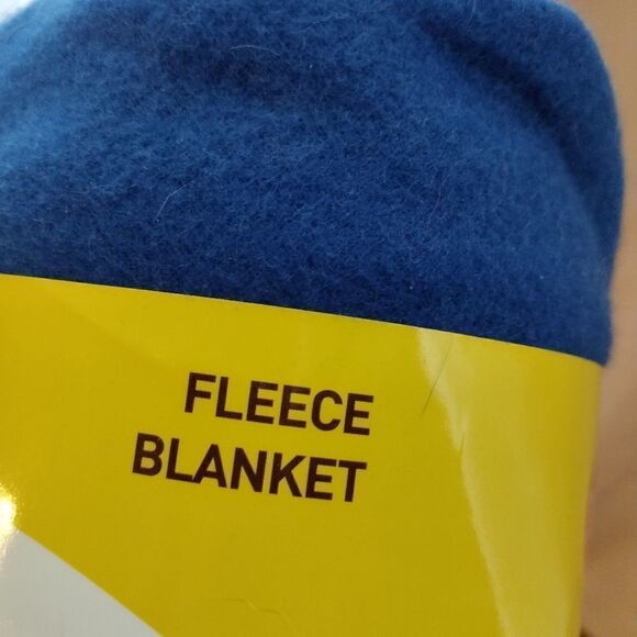 M&M fleece blanket  - Picture 2 of 3